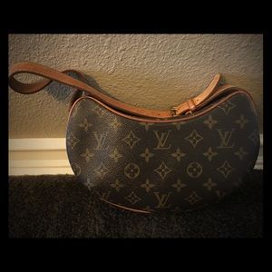 Louis Vuitton shoulder bag.